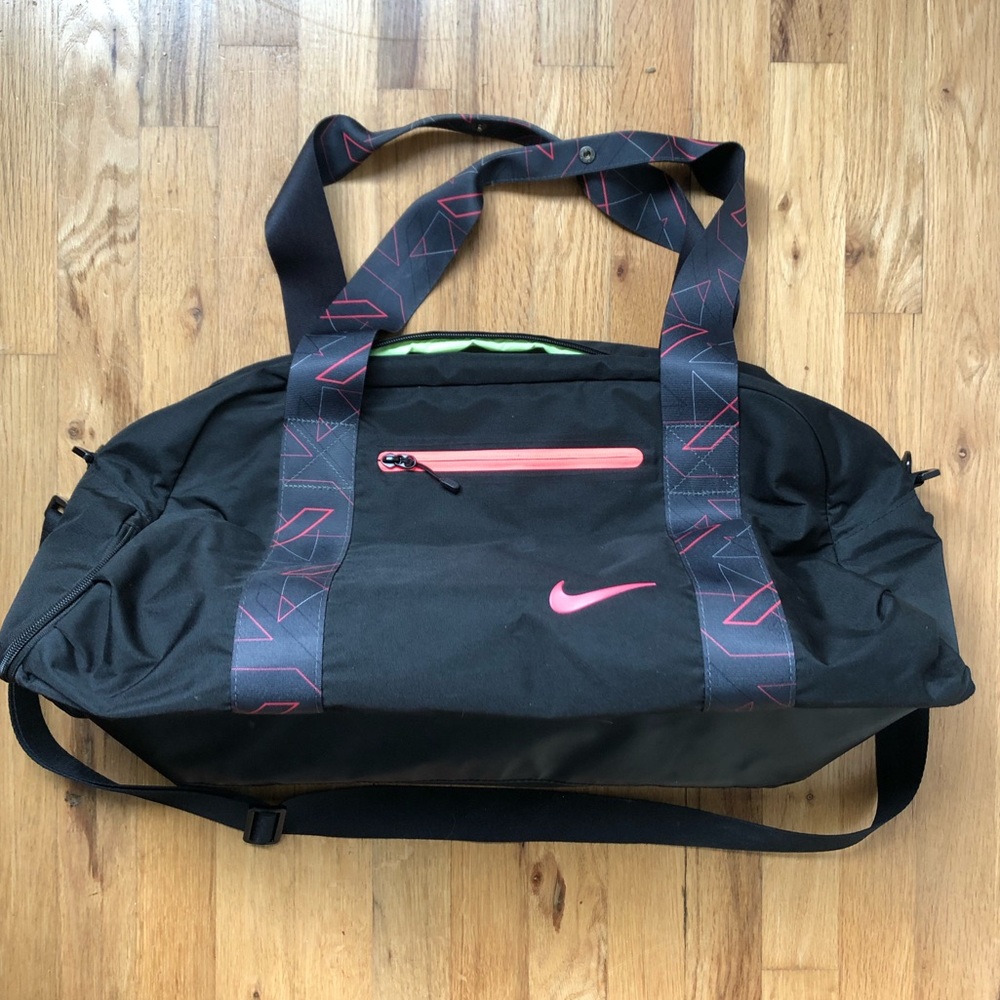 Nike Small Duffle/Weekender Bag